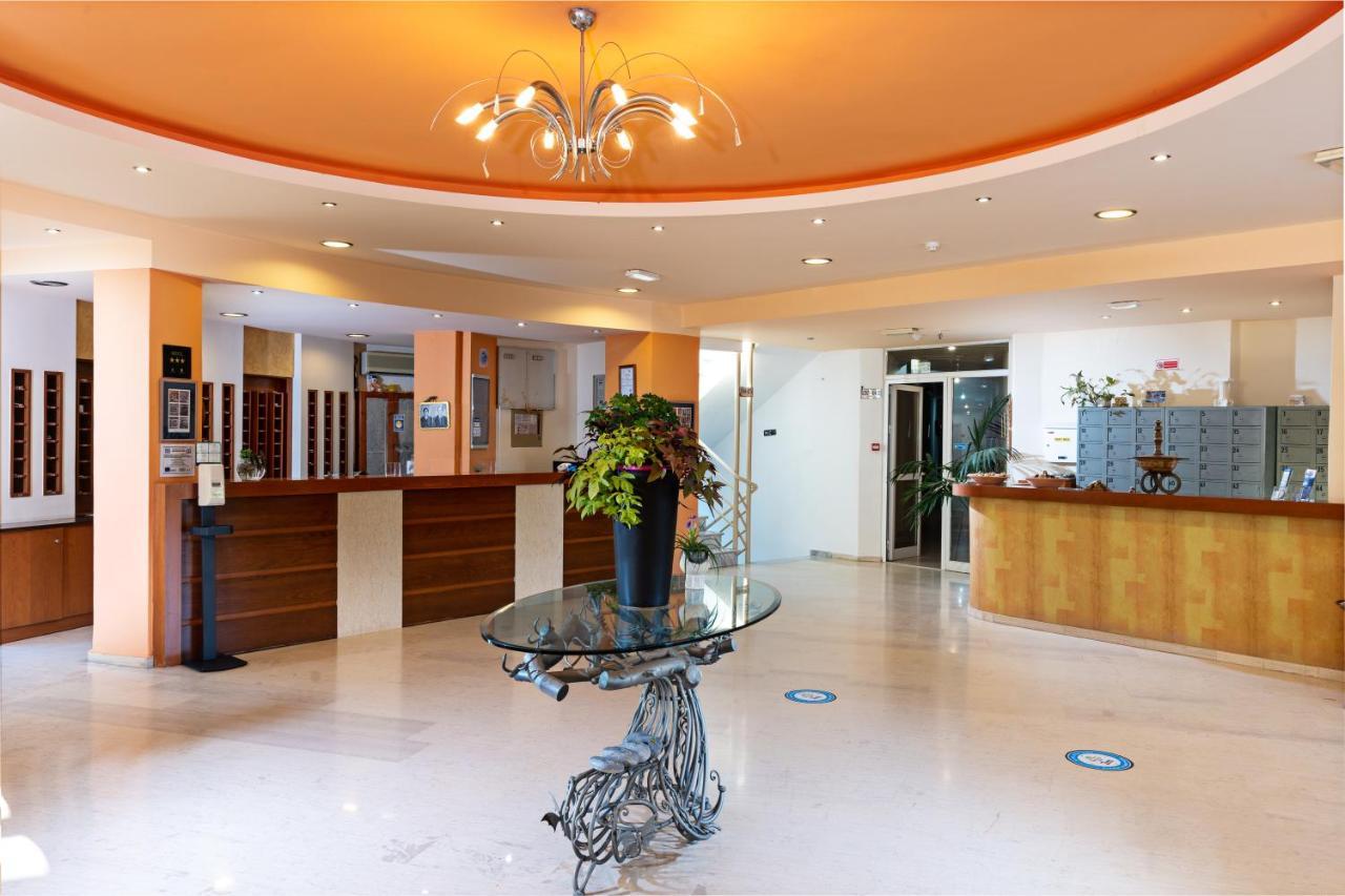 Hotel Kathrin Beach Adelianos Kampos Exterior foto