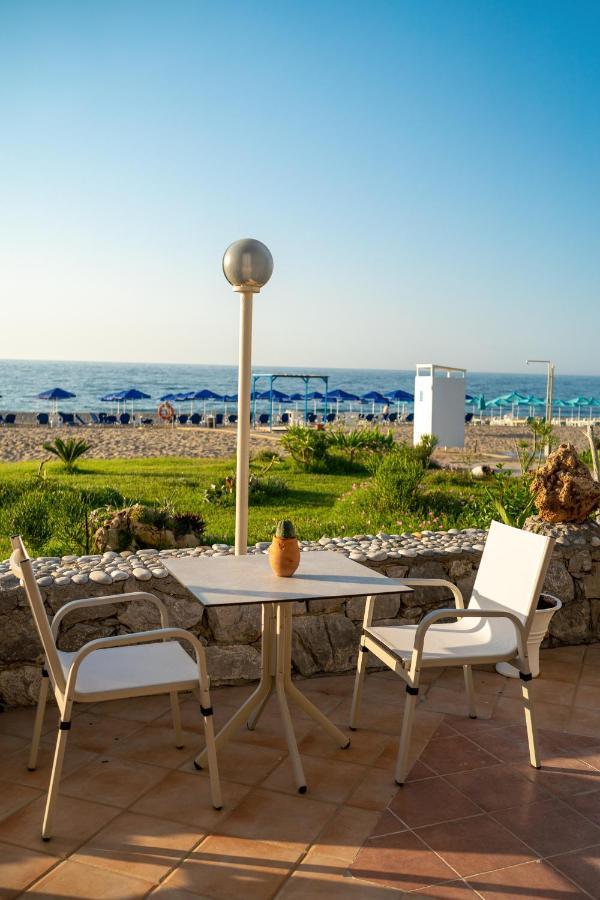 Hotel Kathrin Beach Adelianos Kampos Exterior foto