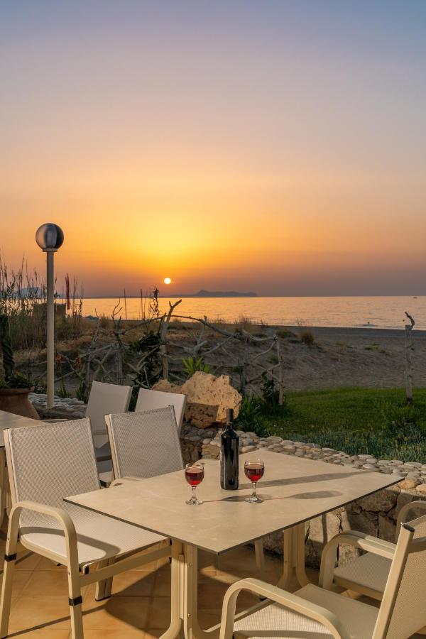 Hotel Kathrin Beach Adelianos Kampos Exterior foto