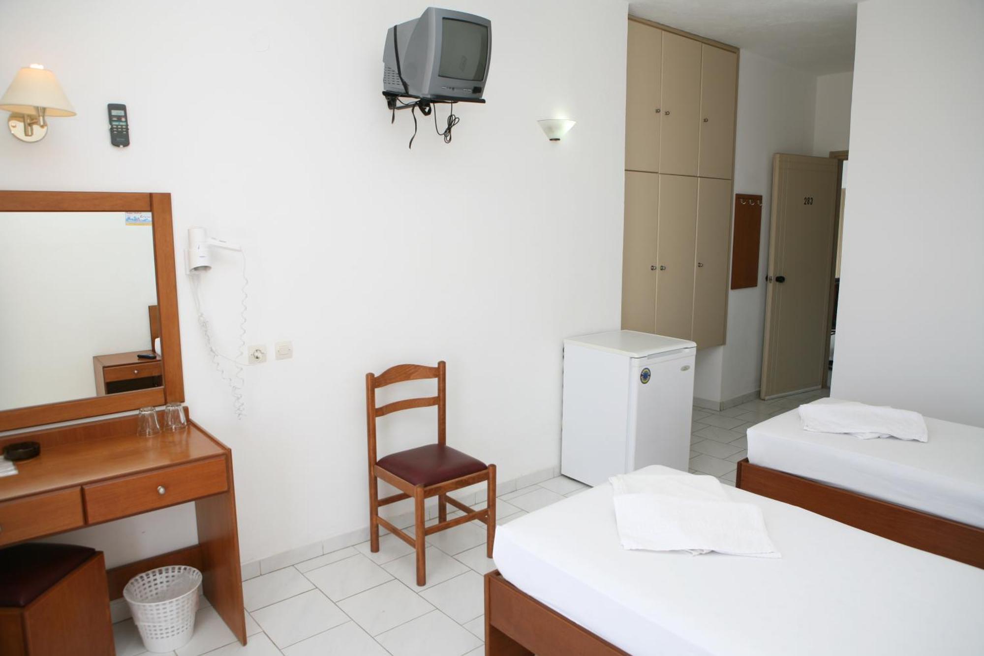 Hotel Kathrin Beach Adelianos Kampos Exterior foto